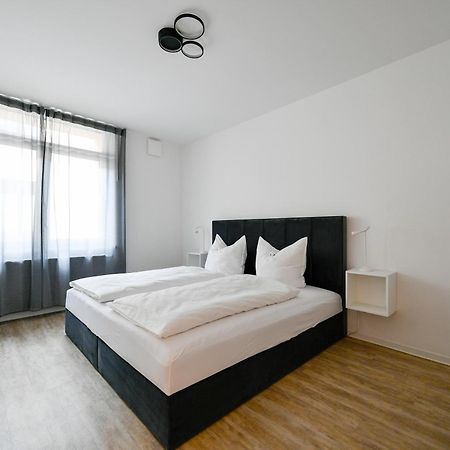 Ferienwohnungen Am Theater - Modern, Zentral Und Ruhig Mit Kueche, Waschtrockner, Netflix, Wlan Und Parkplatz- 2 Zimmer, 52 Qm コットブス エクステリア 写真