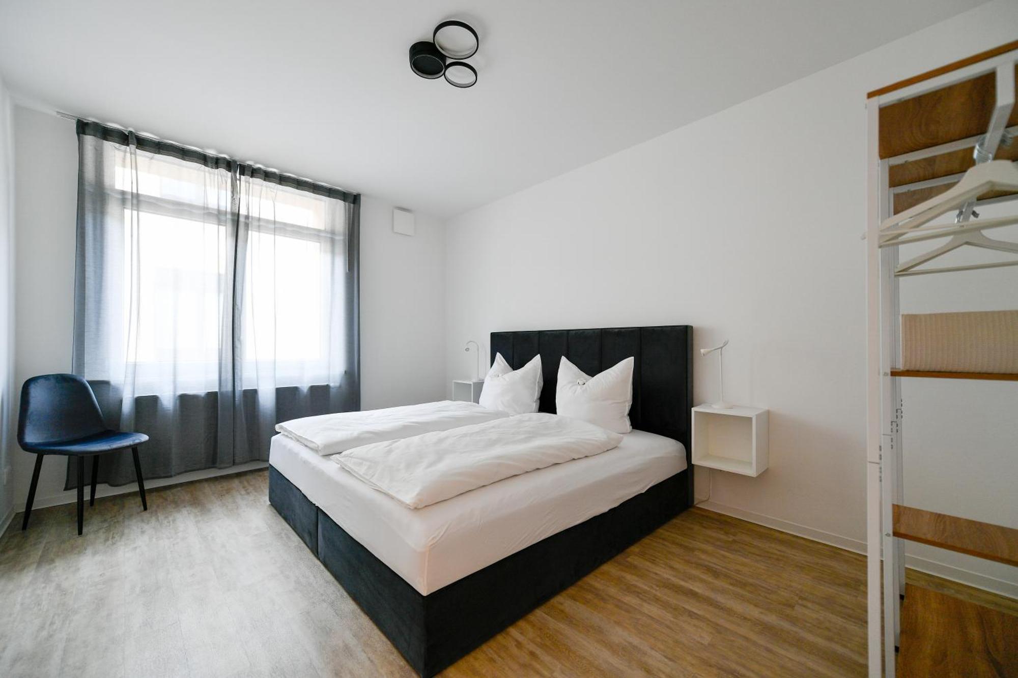 Ferienwohnungen Am Theater - Modern, Zentral Und Ruhig Mit Kueche, Waschtrockner, Netflix, Wlan Und Parkplatz- 2 Zimmer, 52 Qm コットブス エクステリア 写真